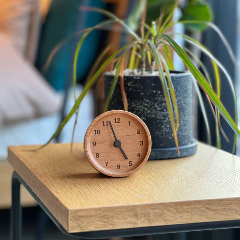 MUKU desk clock